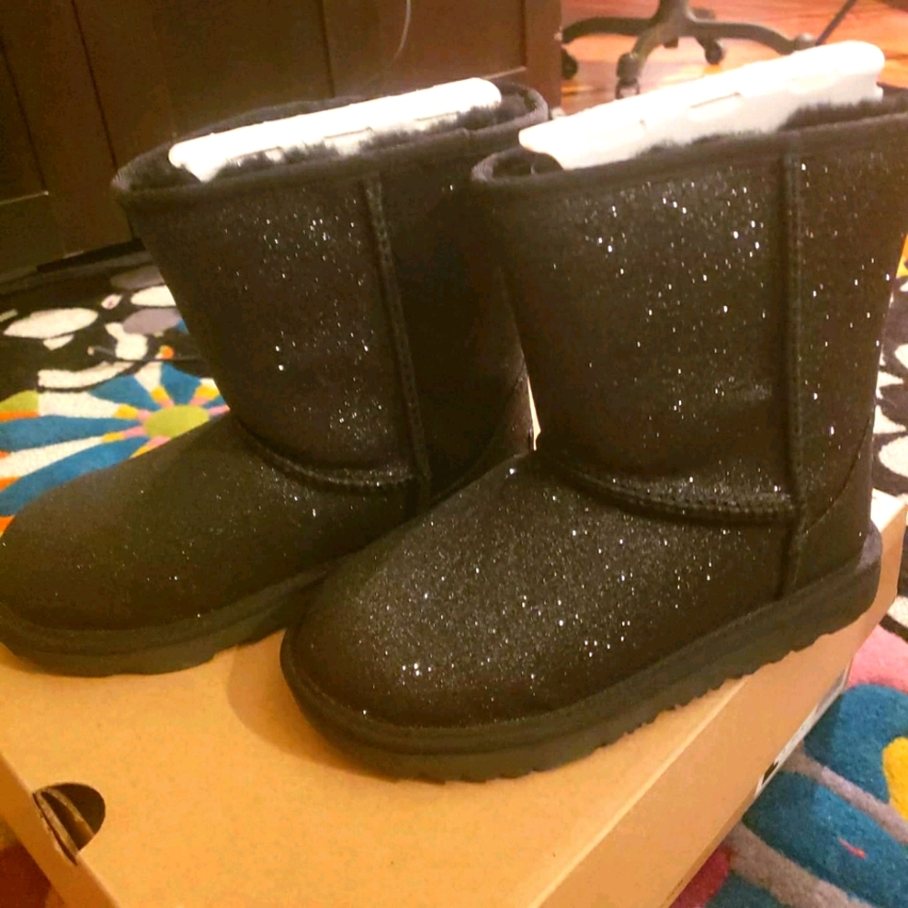 UGGS
